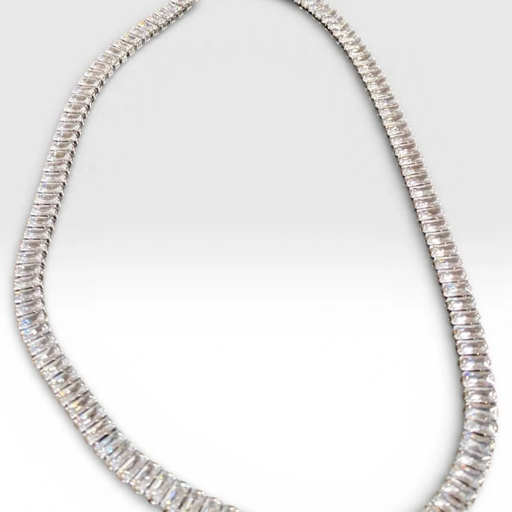 Elegant Silver Necklace